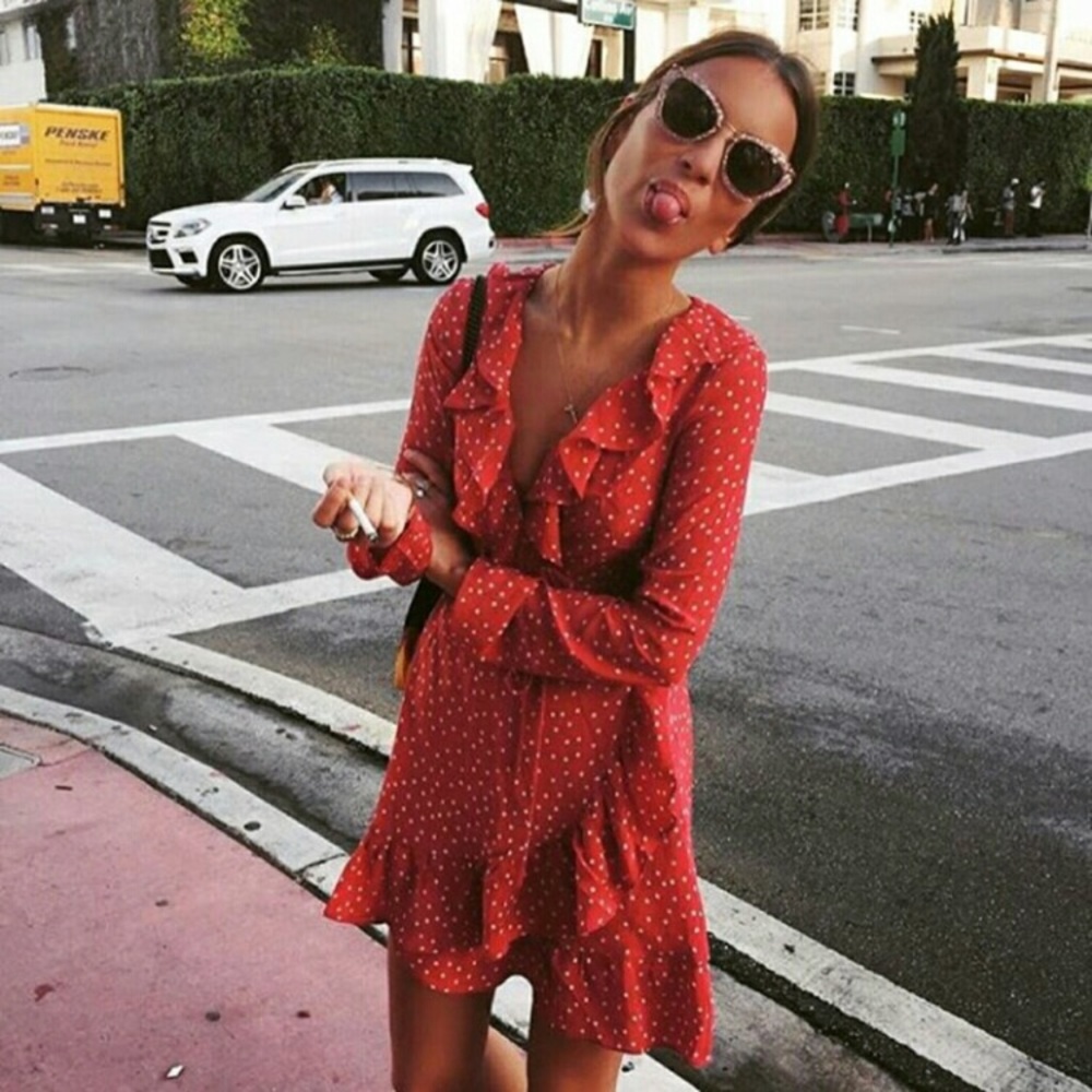 Red star print wrap dress